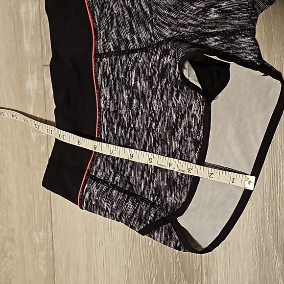 💀Lululemon Speed Short in Dramatic Static - Picture 13 of 15